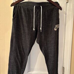 Nike Cropped Fitted Sweat pant/Joggers